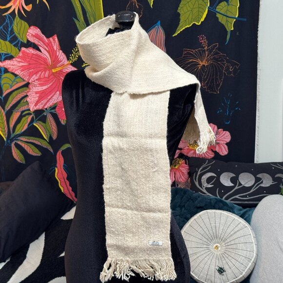 Ecuadorian 100% Wool Fringed Scarf, Natural Cream - Picture 4 of 11